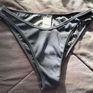 L SPACE Black Ribbed Swim Bottom BIKINI M MEDIUM BITSY CUT SWIMSUIT